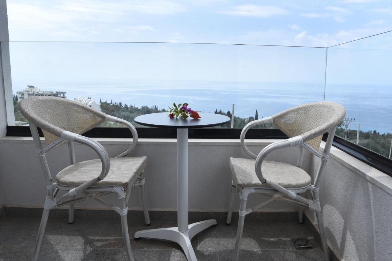 Gogo'S Boutique Hotel Dhërmi Buitenkant foto