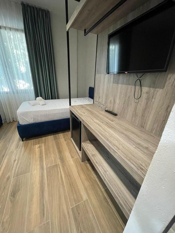 Gogo'S Boutique Hotel Dhërmi Buitenkant foto