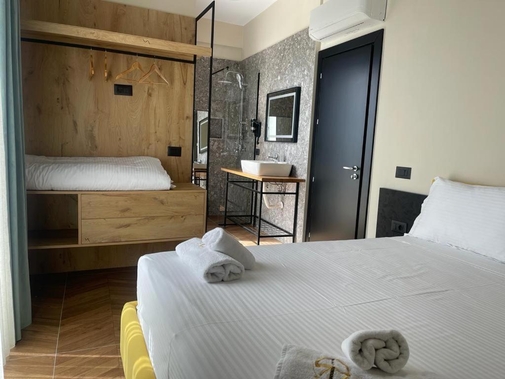 Gogo'S Boutique Hotel Dhërmi Buitenkant foto