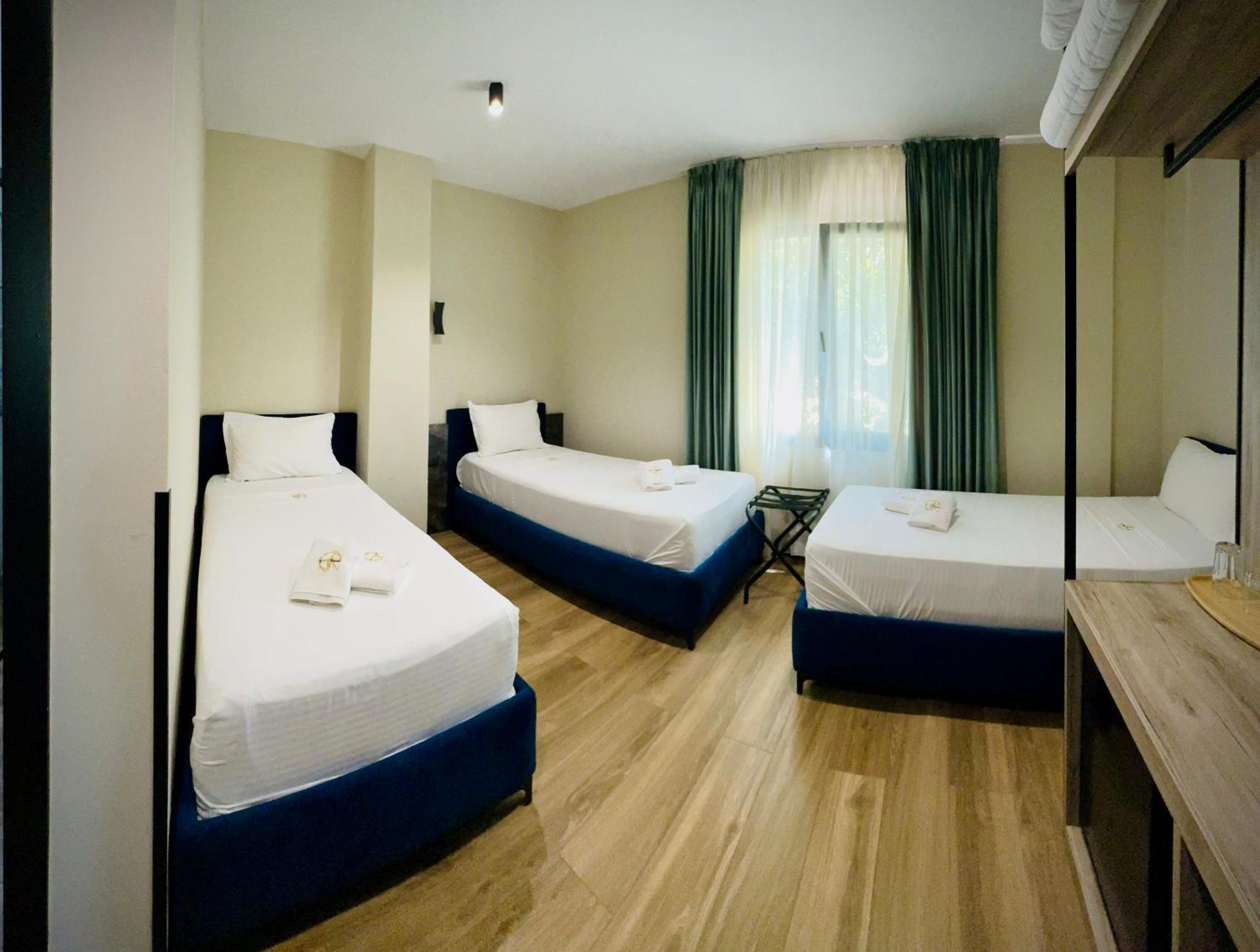 Gogo'S Boutique Hotel Dhërmi Buitenkant foto