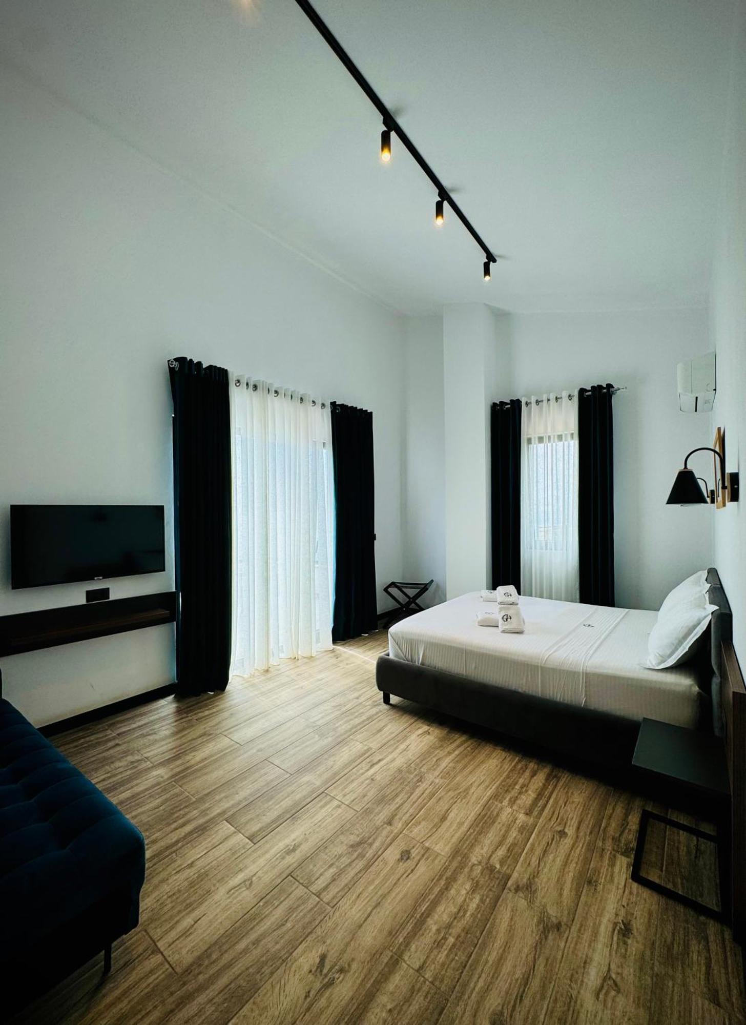 Gogo'S Boutique Hotel Dhërmi Buitenkant foto