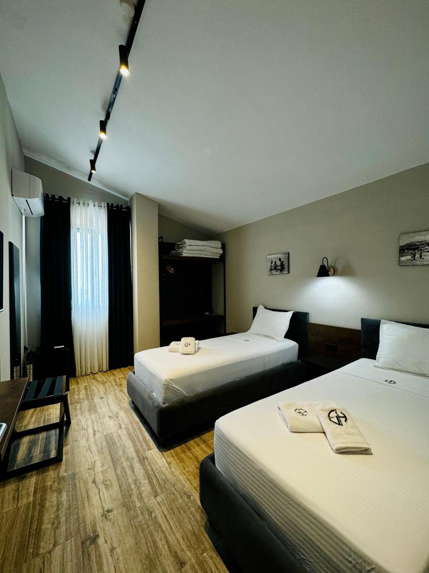 Gogo'S Boutique Hotel Dhërmi Buitenkant foto