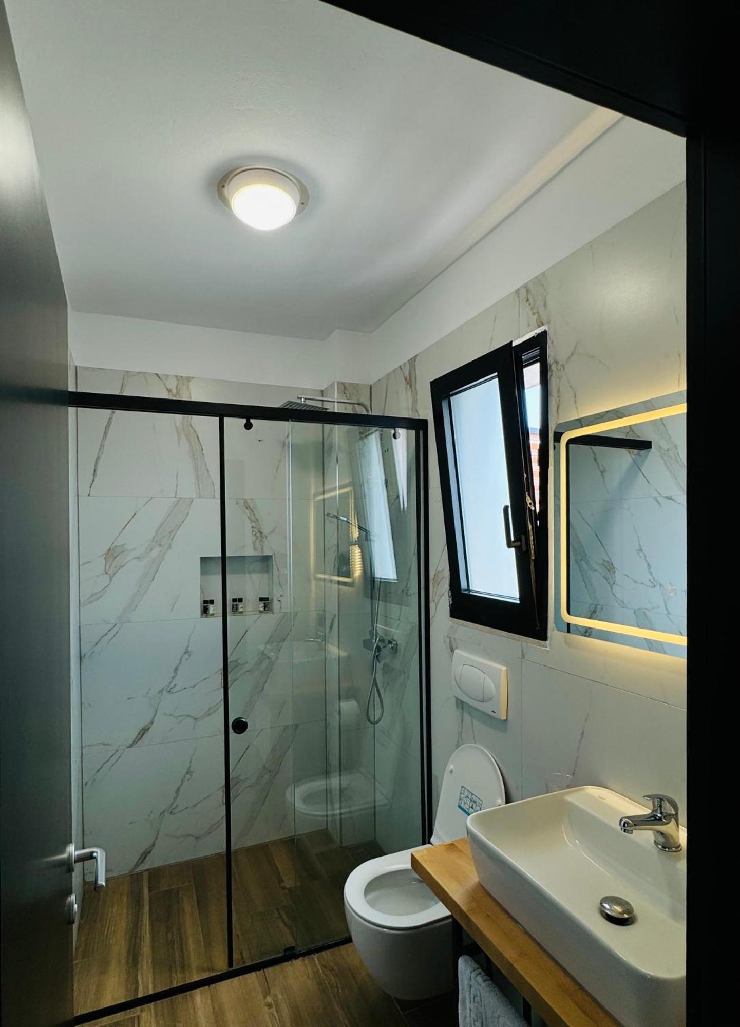 Gogo'S Boutique Hotel Dhërmi Buitenkant foto