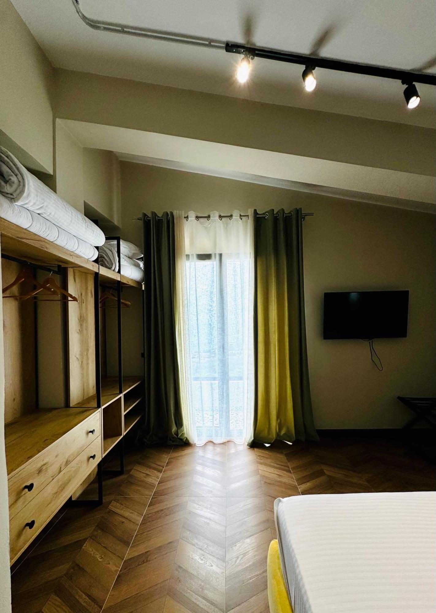 Gogo'S Boutique Hotel Dhërmi Buitenkant foto