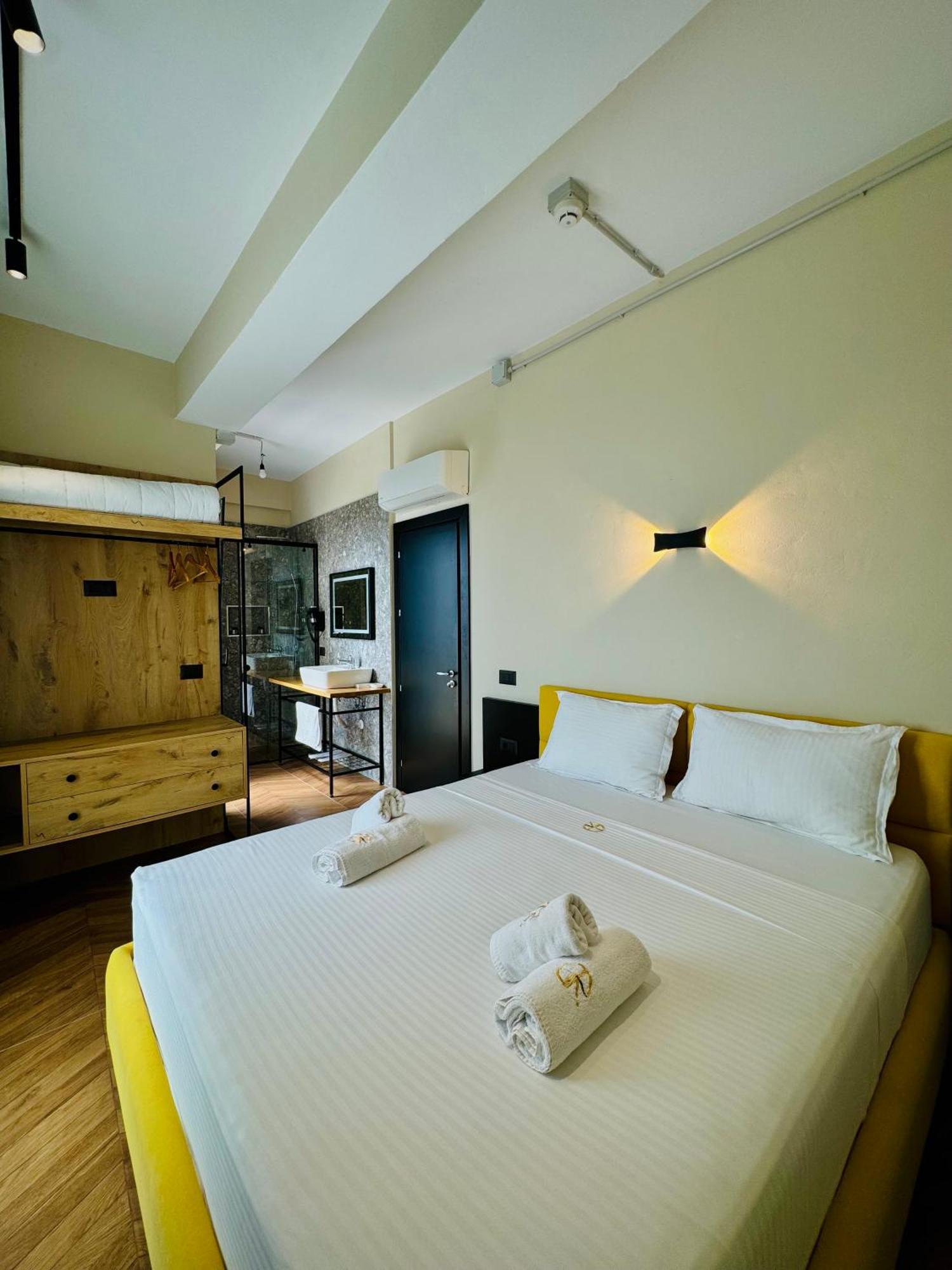 Gogo'S Boutique Hotel Dhërmi Buitenkant foto